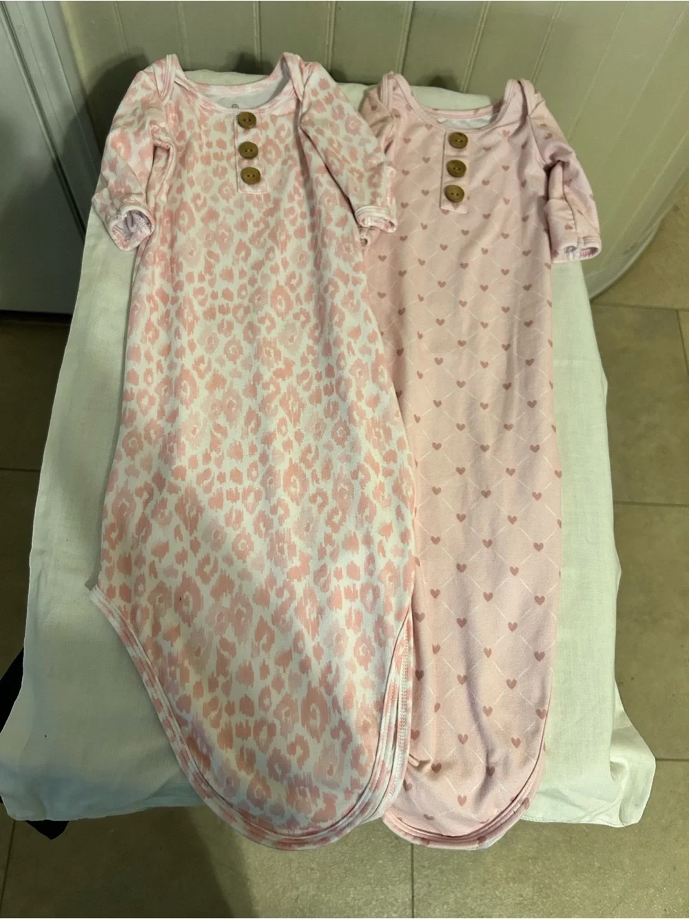 Two Caden Lane NewBorn Baby Girl Knotted Night Gowns 7-14 lbs/EUC